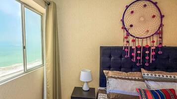 Departamento Confort, 3 habitaciones, balcón, vista a la playa | 3 habitaciones, tabla de planchar con plancha y wifi gratis