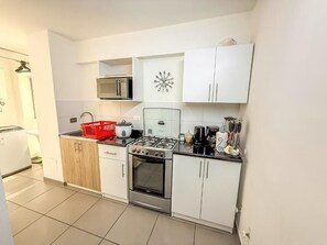 Appartement Confort, 3 chambres, balcon, vue plage | Cuisine privée