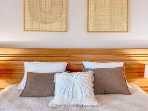 3 Schlafzimmer, Schreibtisch, Bügeleisen/Bügelbrett, Reisekinderbett