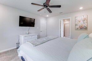 4 soverom, strykejern/-brett, wi-fi (inkludert) og sengetøy