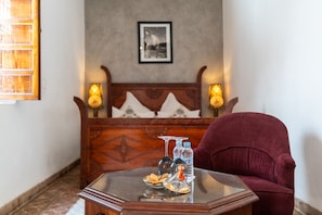 Deluxe-Suite, mit Bad (Aladdin) | Zimmersafe, individuell dekoriert, individuell eingerichtet