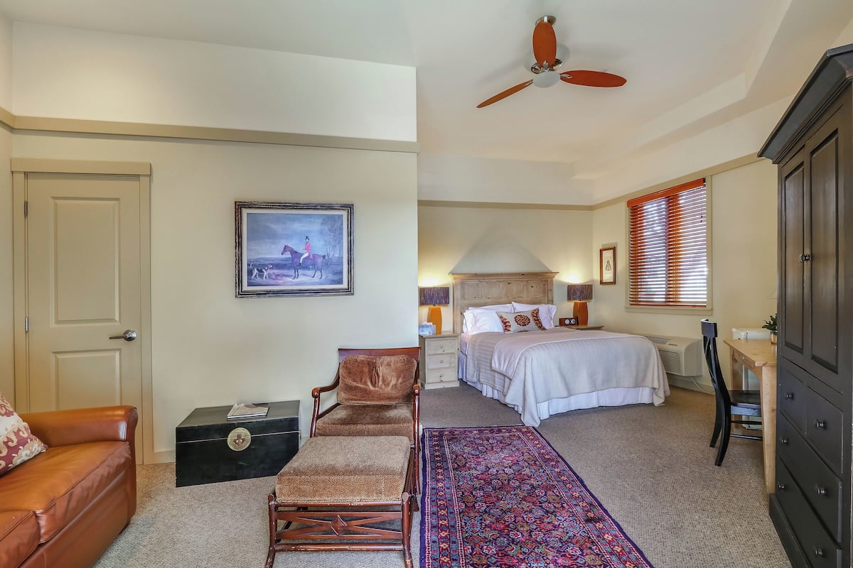 Classic Studio Suite | 2 bedrooms, premium bedding, individually decorated