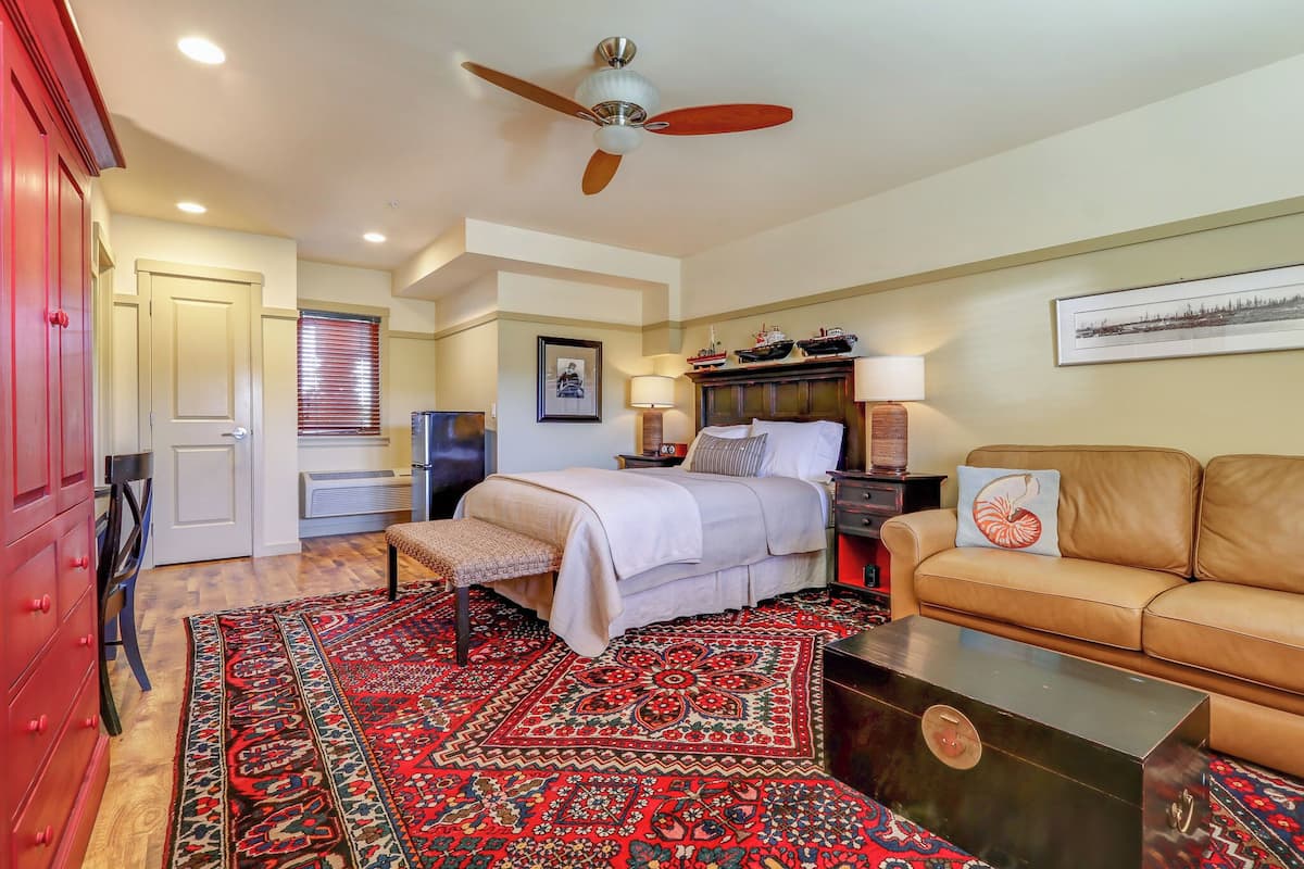Comfort Studio Suite | 2 bedrooms, premium bedding, individually decorated