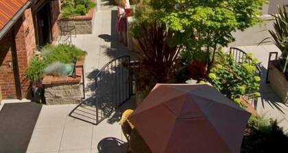 The Eagle Harbor Inn