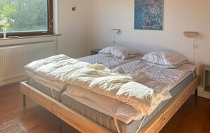 3 bedrooms, travel crib, free WiFi - 3 bedroom lovely home in Strandby (Strandby)