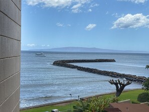 View from property - Seaside Surf Spot Oceanfront 1-bedroom in Ma'alaea with AC (Wailuku)