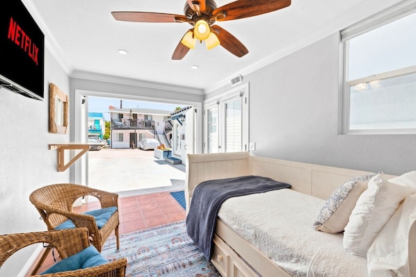 3 bedrooms, desk, iron/ironing board, free WiFi