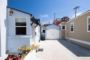 Exterior - Iconic Cottage, Steps to Beach/Ocean, AC,Parking (San Diego)