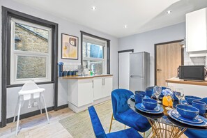 House | Dining - Elegant 2 Bedroom in the Heart of Fulham (London)