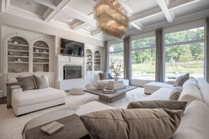 TV connectée, cheminée