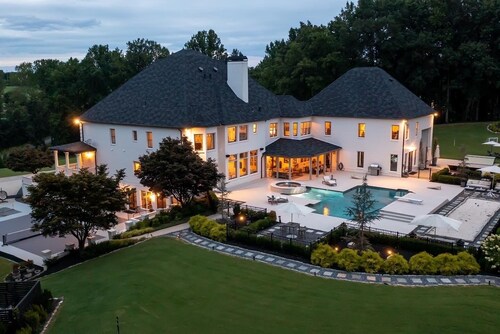 The Perfect Luxury Getaway! Weddings Welcome!