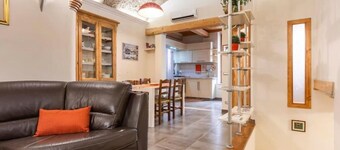 Private apartment + parking in front of the house + 2 bedrooms, sleeps 4, and 2 bathrooms