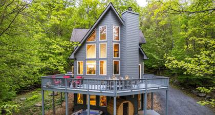 Wintergreen 5BR with Hot Tub, Sauna, Firepit