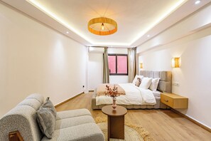 2 soverom, strykejern/-brett, reiseseng for barn og wi-fi