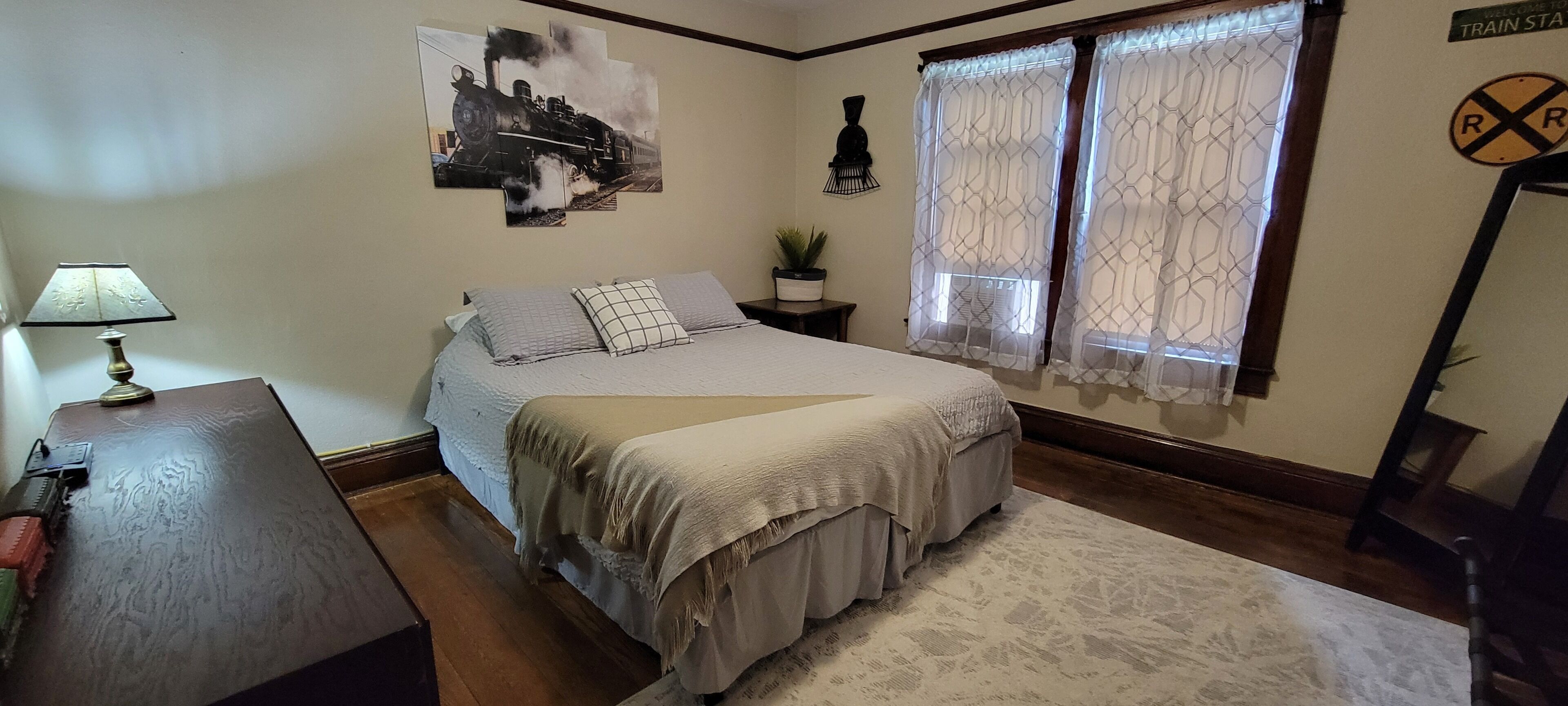 4 bedrooms, iron/ironing board, travel cot, free WiFi