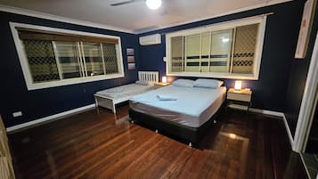 4 bedrooms, iron/ironing board, free WiFi, bed sheets