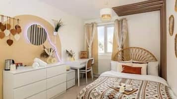 Iron/ironing board, WiFi, bed sheets