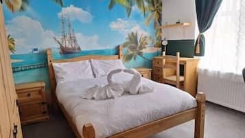 1 slaapkamer, een strijkplank/strijkijzer, wifi, beddengoed