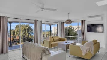 Télévision, cheminée