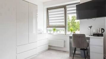 1 bedroom, travel cot, WiFi, bed sheets