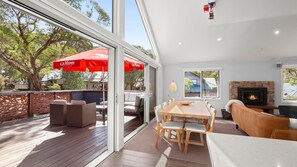 Interior - Feathers Lodge - Spacious Mountain Retreat (Thredbo)