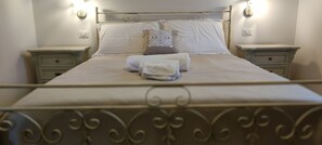 3 bedrooms, iron/ironing board, travel crib, free WiFi