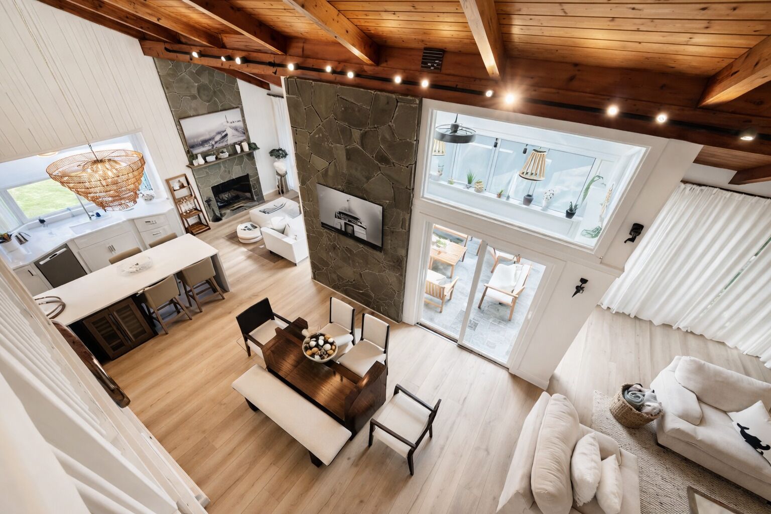 Modern 4br Escape &nbsp;W/ Jeep Wrangler &nbsp;Near Town &nbsp;Patio, Fire Pit & Hot Tub - Edgartown, MA