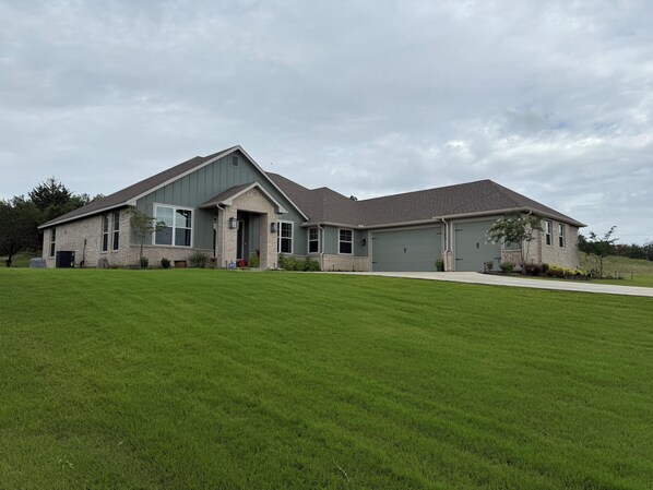 المنشأة من الخارج