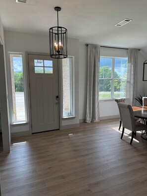 Interior - Quiet 4BR 2.5BA Modern New Country Home in Weatherford (Weatherford)