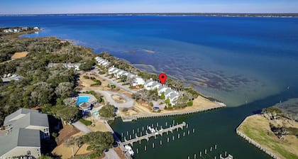 Coastal Tides Retreat - A Soundside Beacon's Reach Townhome in Pine Knoll Shores