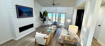 Coastal Tides: A Soundside Townhome in Pine Knoll Shores