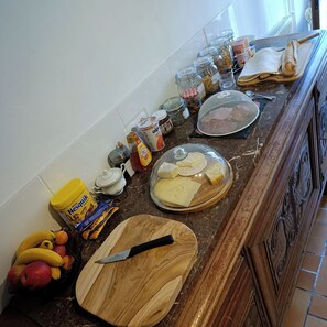 Petit déjeuner continental compris tous les jours