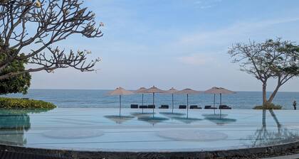 Tranquil Beachfront Escape :  Luxury Within Reach