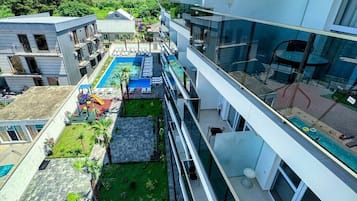 Vista frontal de la propiedad