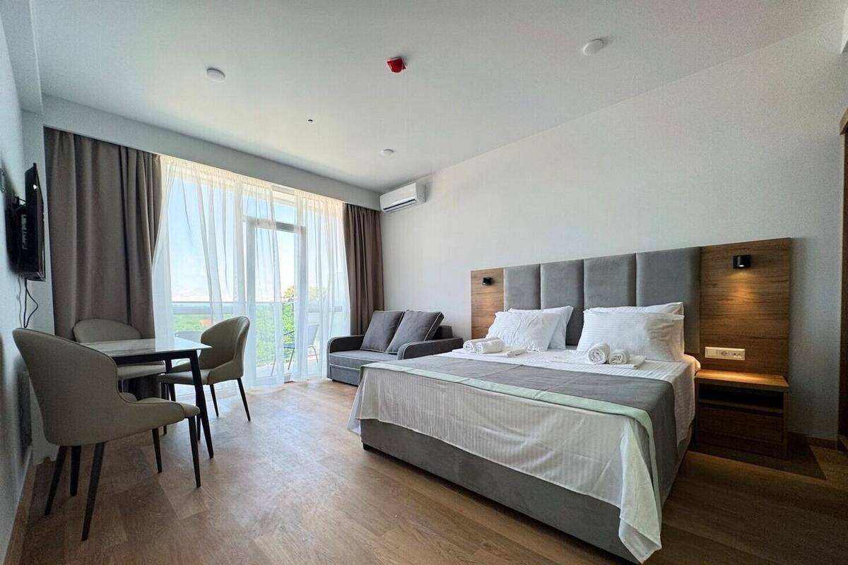 In-room safe, blackout drapes, WiFi (free), bed sheets