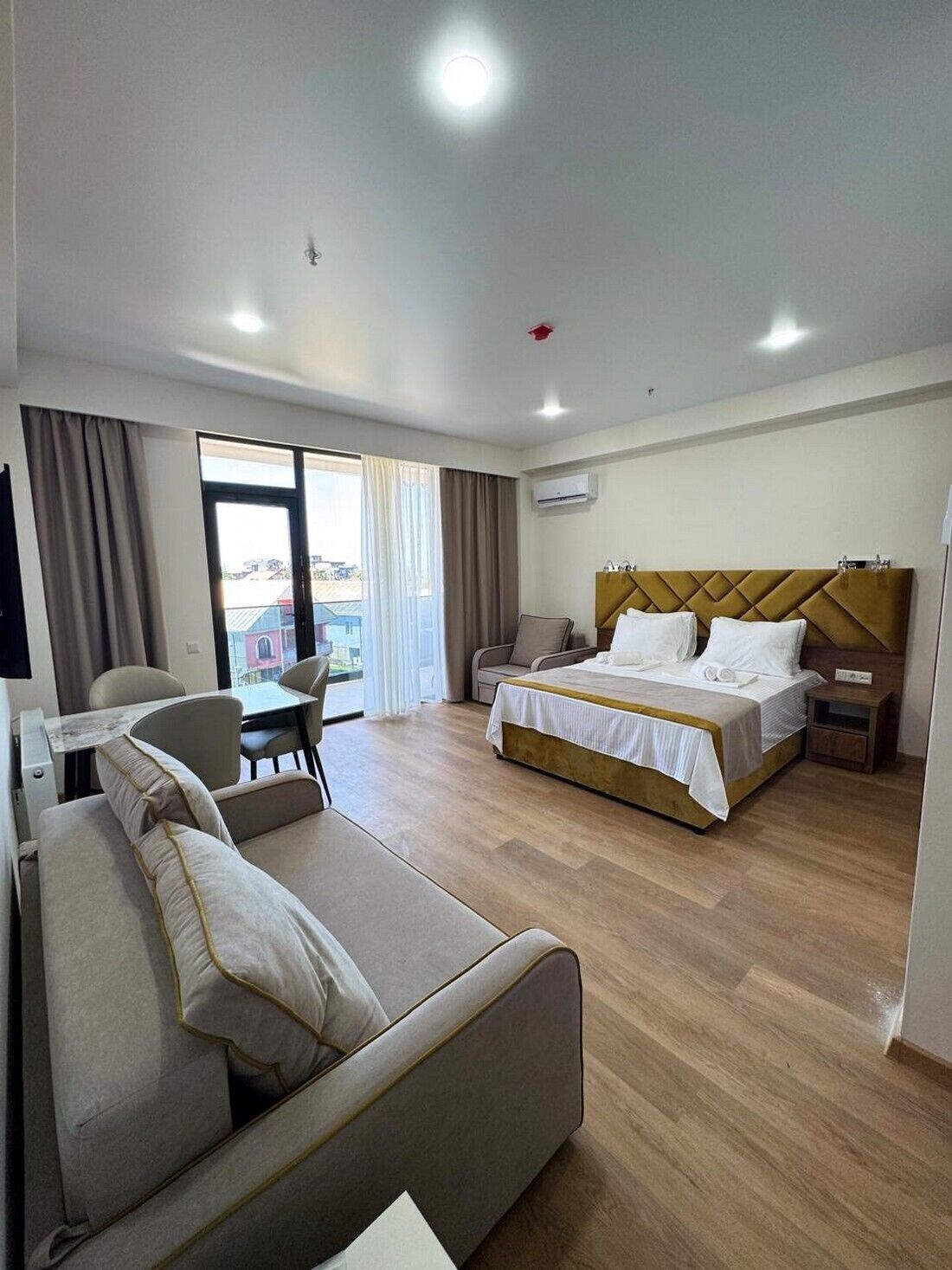 In-room safe, blackout drapes, WiFi (free), bed sheets
