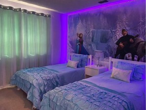 5 bedrooms, iron/ironing board, free WiFi, bed sheets