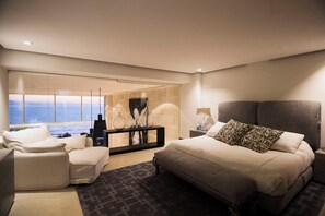 6 dormitorios, tabla de planchar con plancha, wifi gratis y ropa de cama