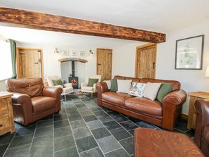 Living area - Pennal Cottage (Oswestry)