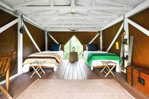 4 bedrooms, bed sheets