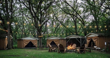 The Hilton - Group Platform Tent Glampsite