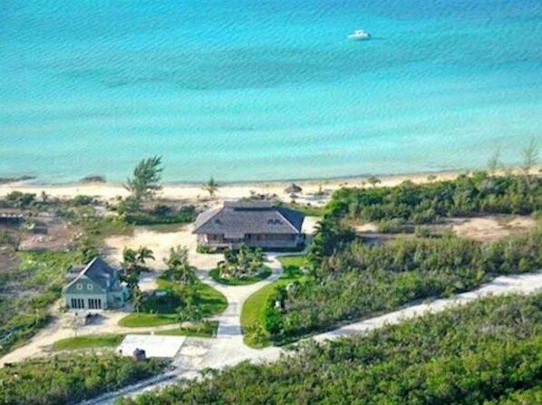 Exterior - Sunset Beachfront Estate w/moorings (Long Island)