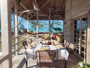 Outdoor dining - Sunset Beachfront Estate w/moorings (Long Island)