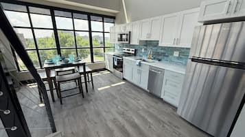 Mikrowelle, Ofen, Herdplatte, Geschirrspüler