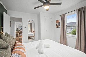 4 Schlafzimmer, Schreibtisch, Bügeleisen/Bügelbrett, kostenloses WLAN