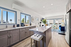 Fridge, microwave, oven, stovetop - 2BR Luxury Getaway 3 Mins to the Beach + Ocean Views (Manhattan Beach)