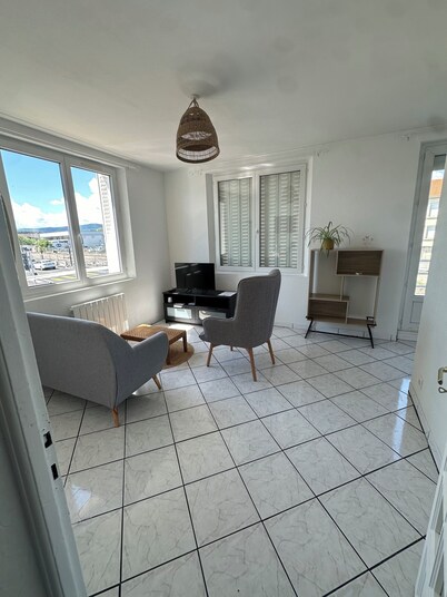 Nice T3 with private parking