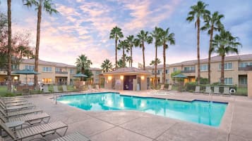 Outdoor pool, open 6:00 AM to 10:00 PM, free pool cabanas, pool loungers