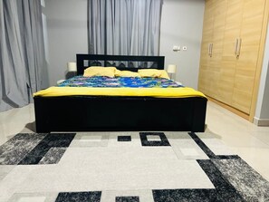 4 dormitorios, tabla de planchar con plancha, wifi y ropa de cama