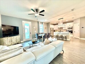 Unclassified image, 2 of 54, button